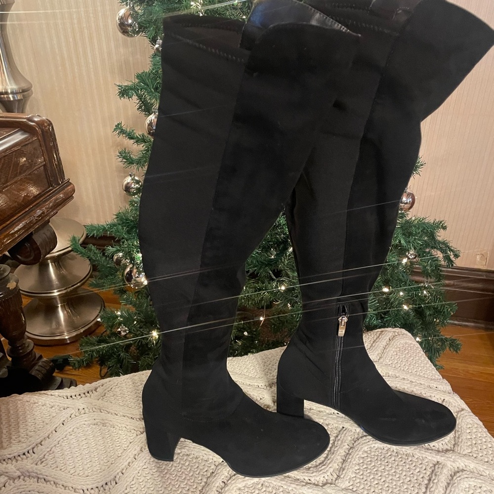 Marc Fisher Loran knee high boot Black size 8